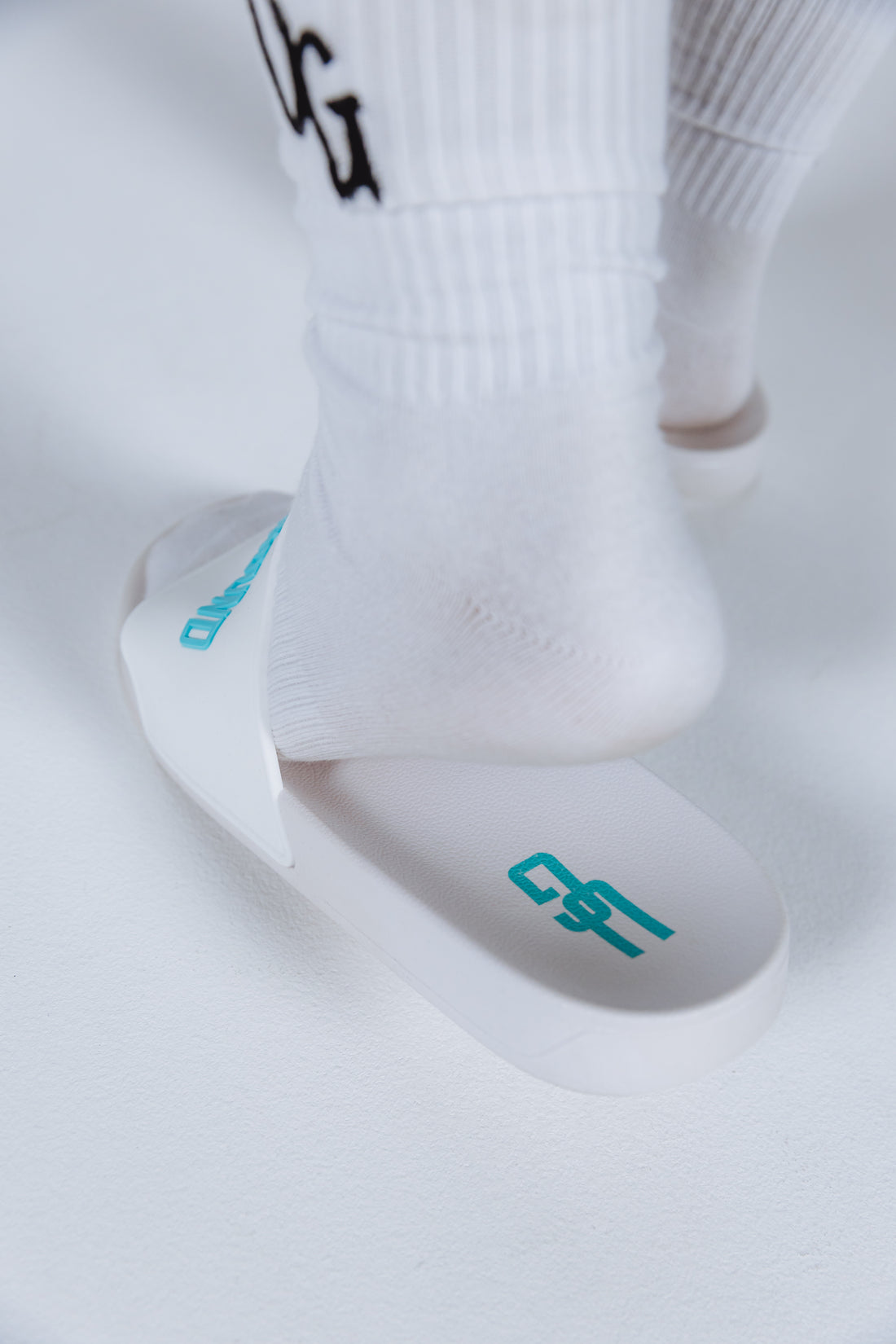 White UG Logo Mid Socks
