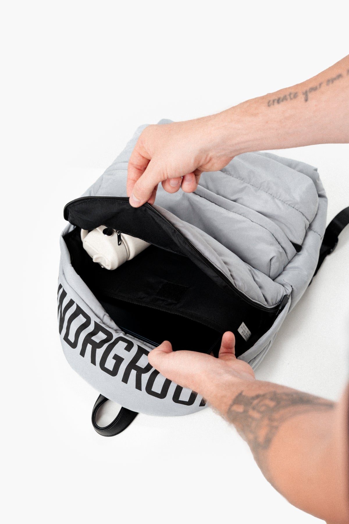 PUFFER BACKPACK (GREY)
