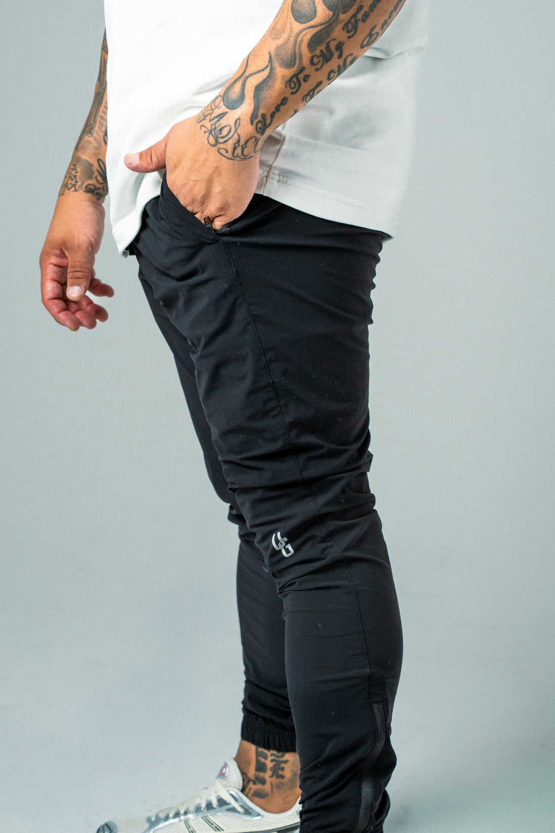 ULTRALIGHT PERFOMANCE JOGGERS